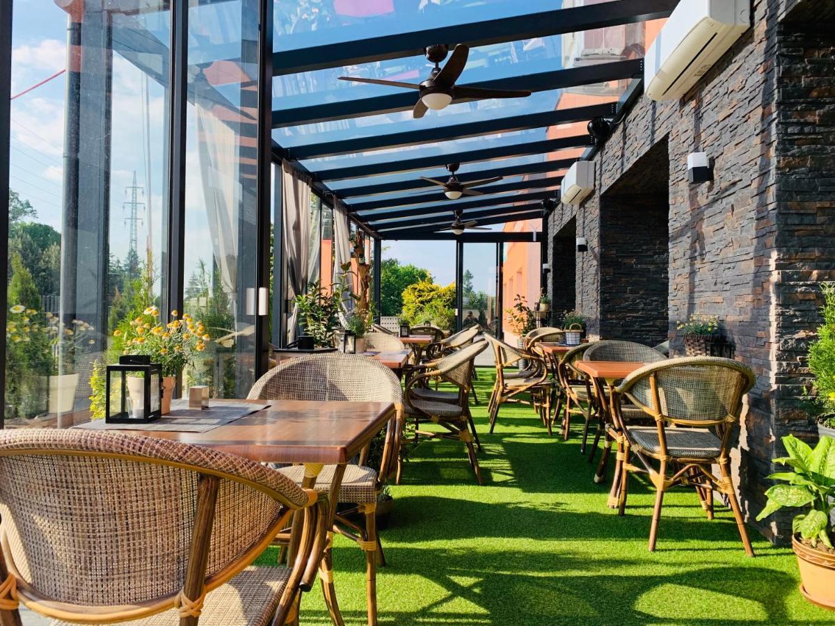 Hotel Benica Benesov  Ngoại thất bức ảnh