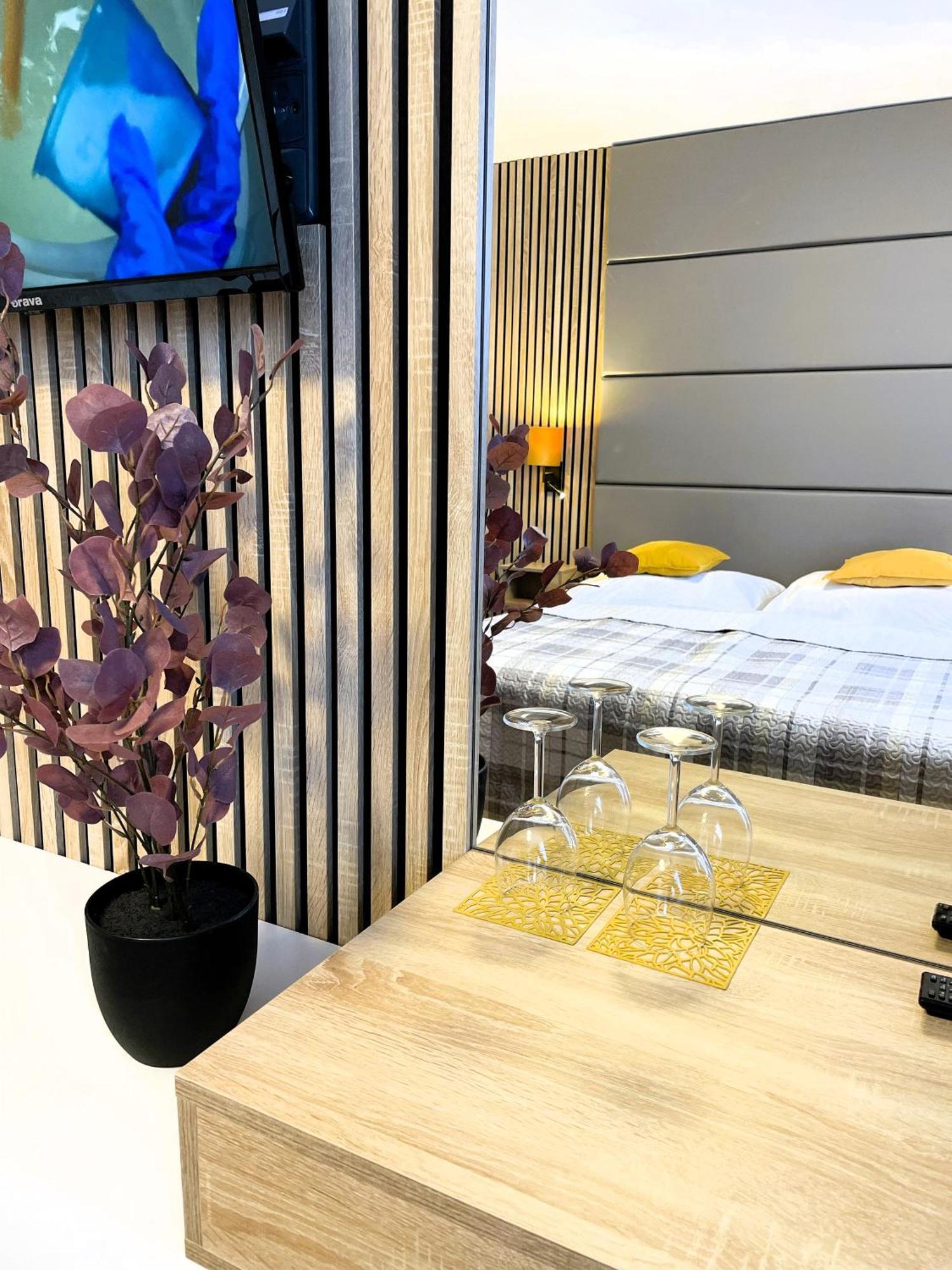 Hotel Benica Benesov  Ngoại thất bức ảnh