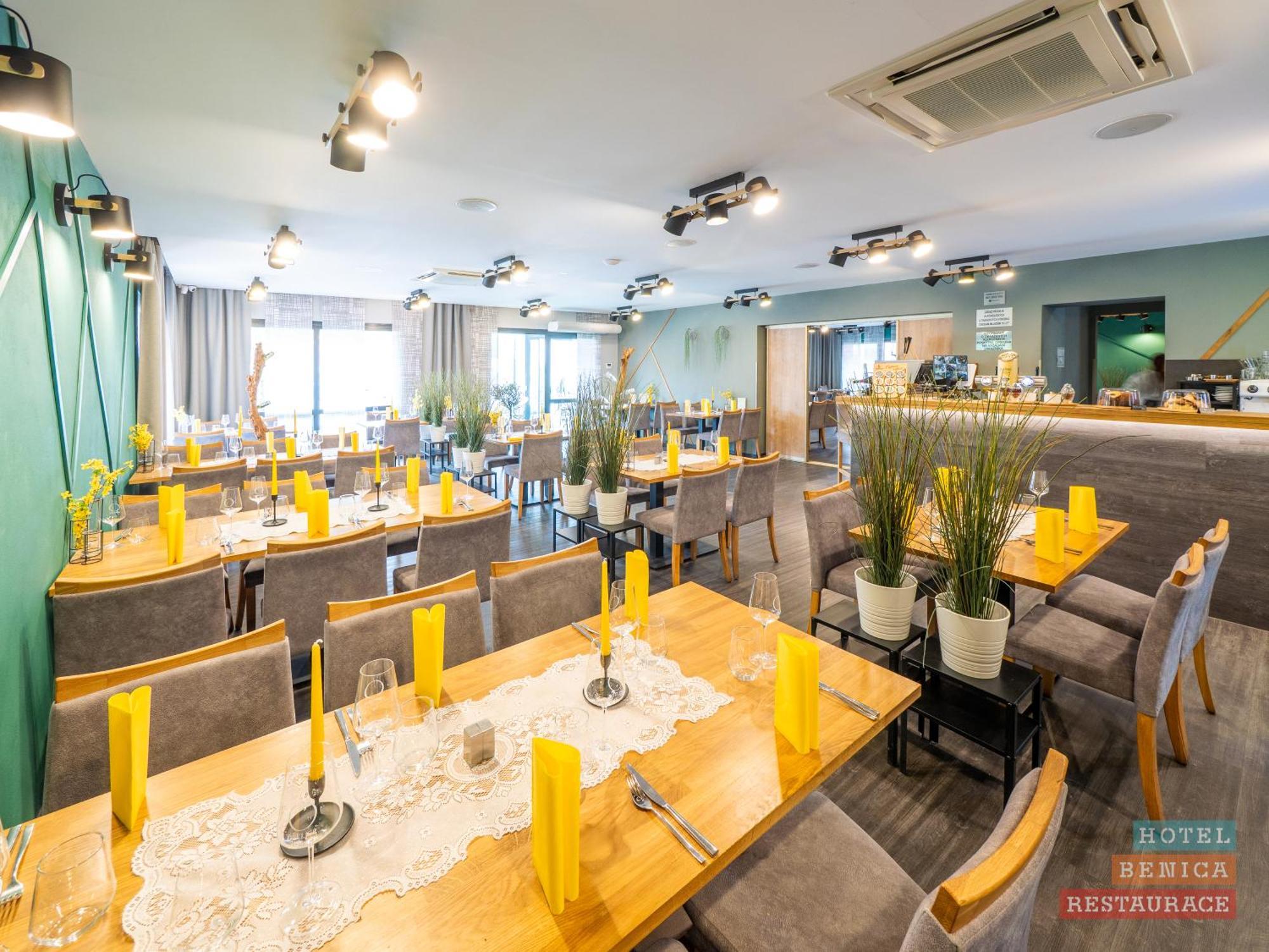 Hotel Benica Benesov  Ngoại thất bức ảnh