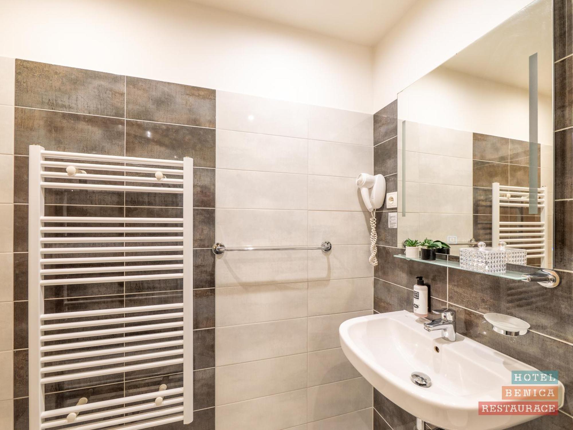 Hotel Benica Benesov  Ngoại thất bức ảnh